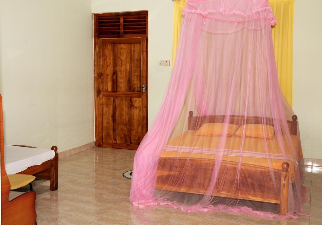 Tissa Resort Tissamaharama Room photo
